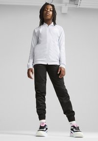 باسبول - بدلة رياضية - فضي ضبابي