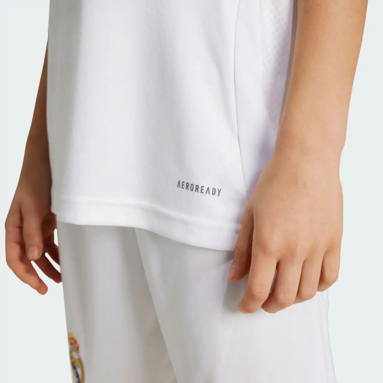 طقم ريال مدريد الأساسي للشباب 24/25