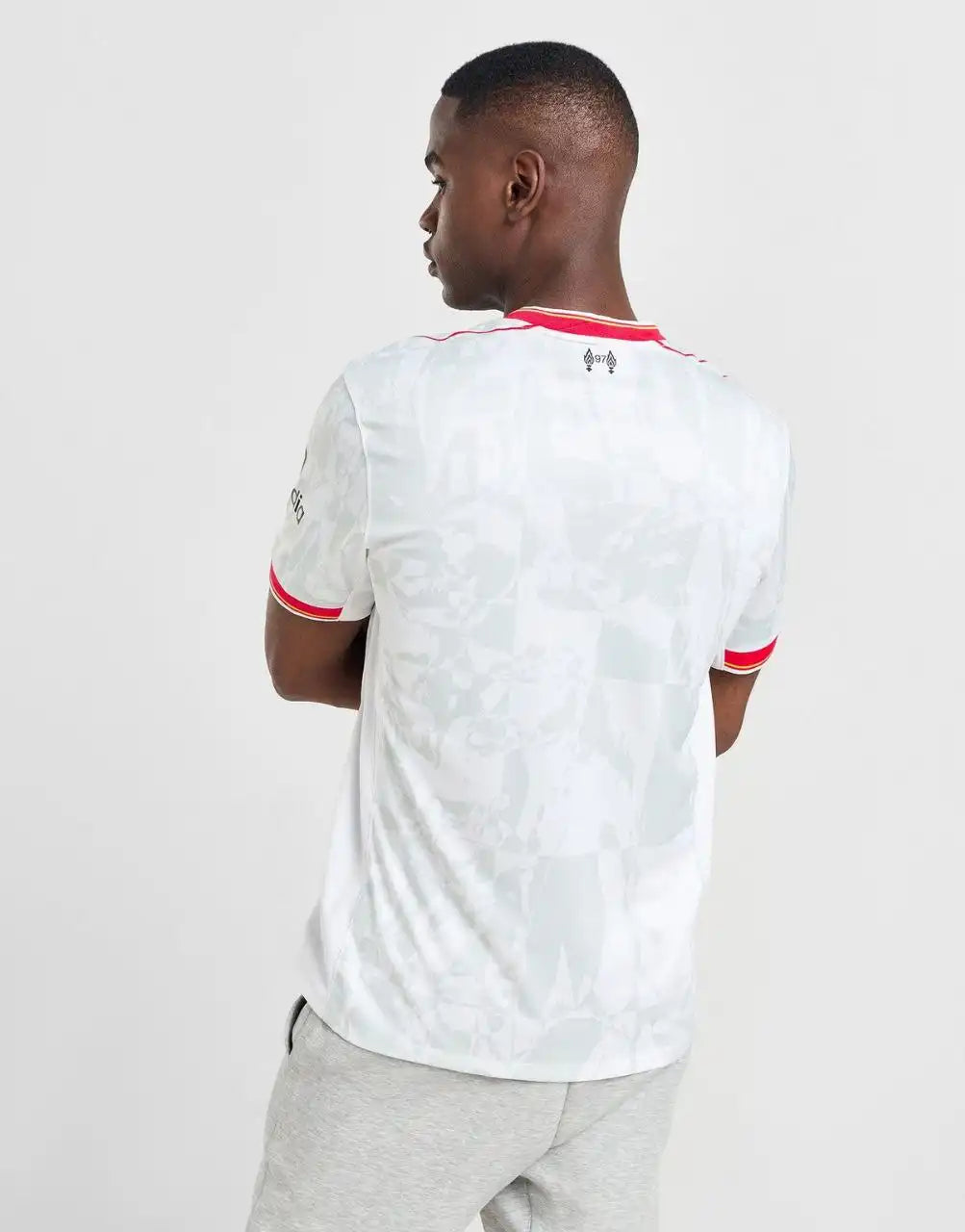 قميص ليفربول الثالث لموسم 24/25