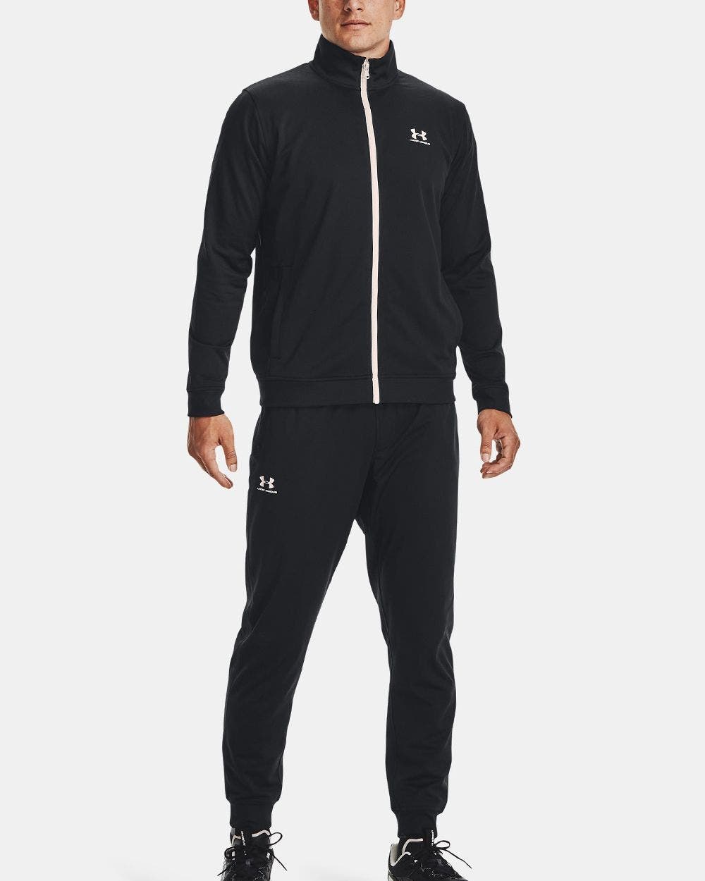 بتصميم تريكو باللون الأسودUnder Armourجاكيت رياضي للرجال من .