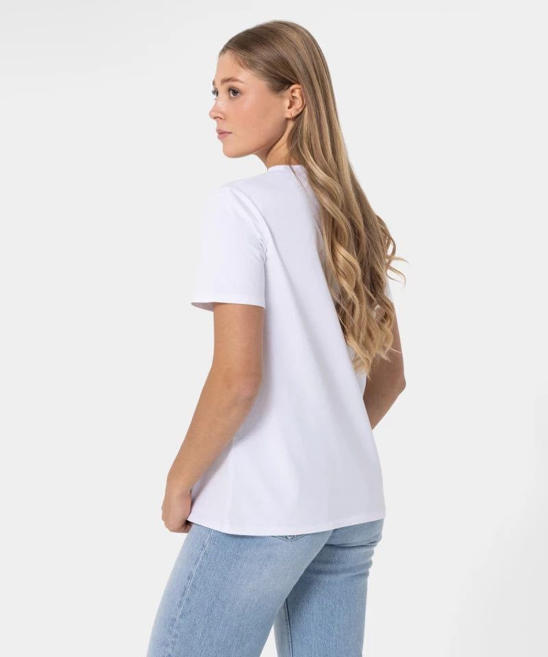 تيشرت أبيض للنساء