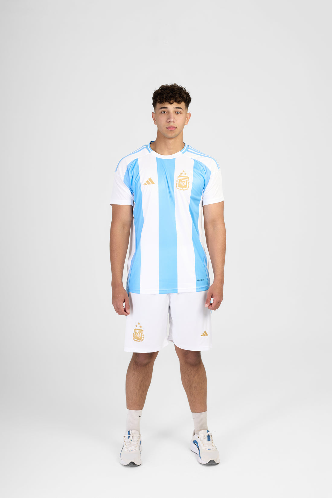 طقم منتخب الأرجنتين للمباريات 2024/25