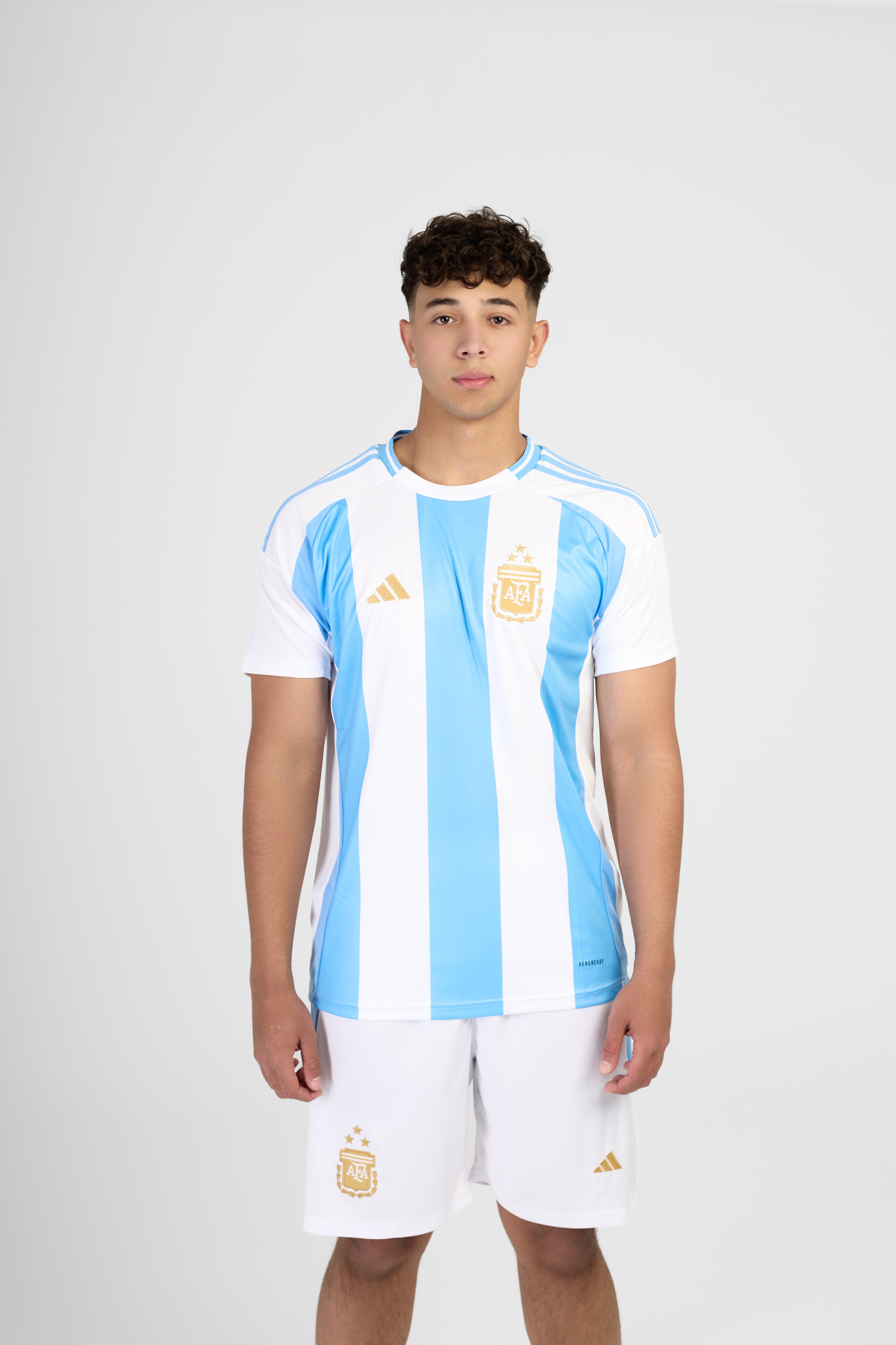 طقم منتخب الأرجنتين للمباريات 2024/25