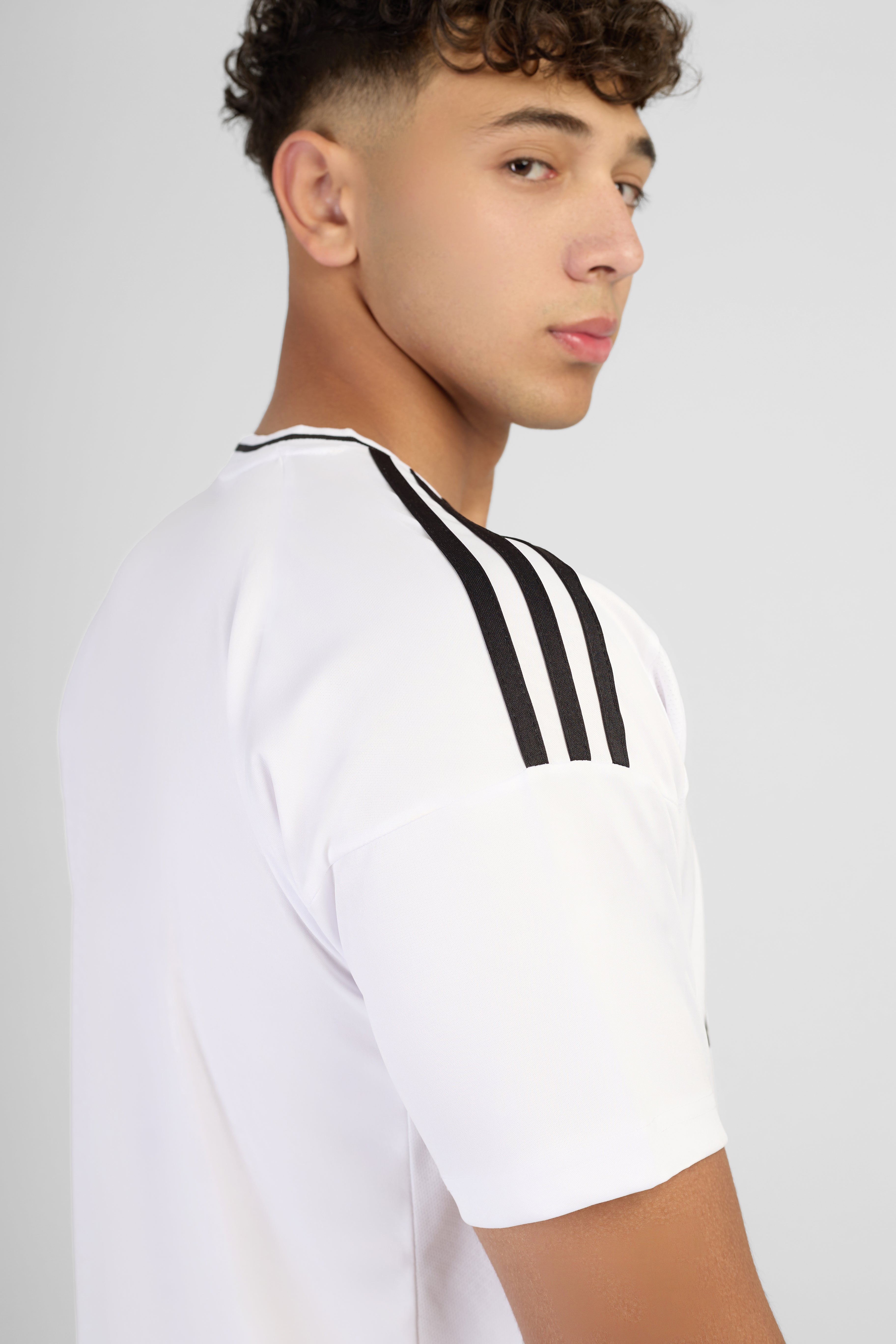 تيشيرت ريال مدريد الأساسي للرجال 24/25