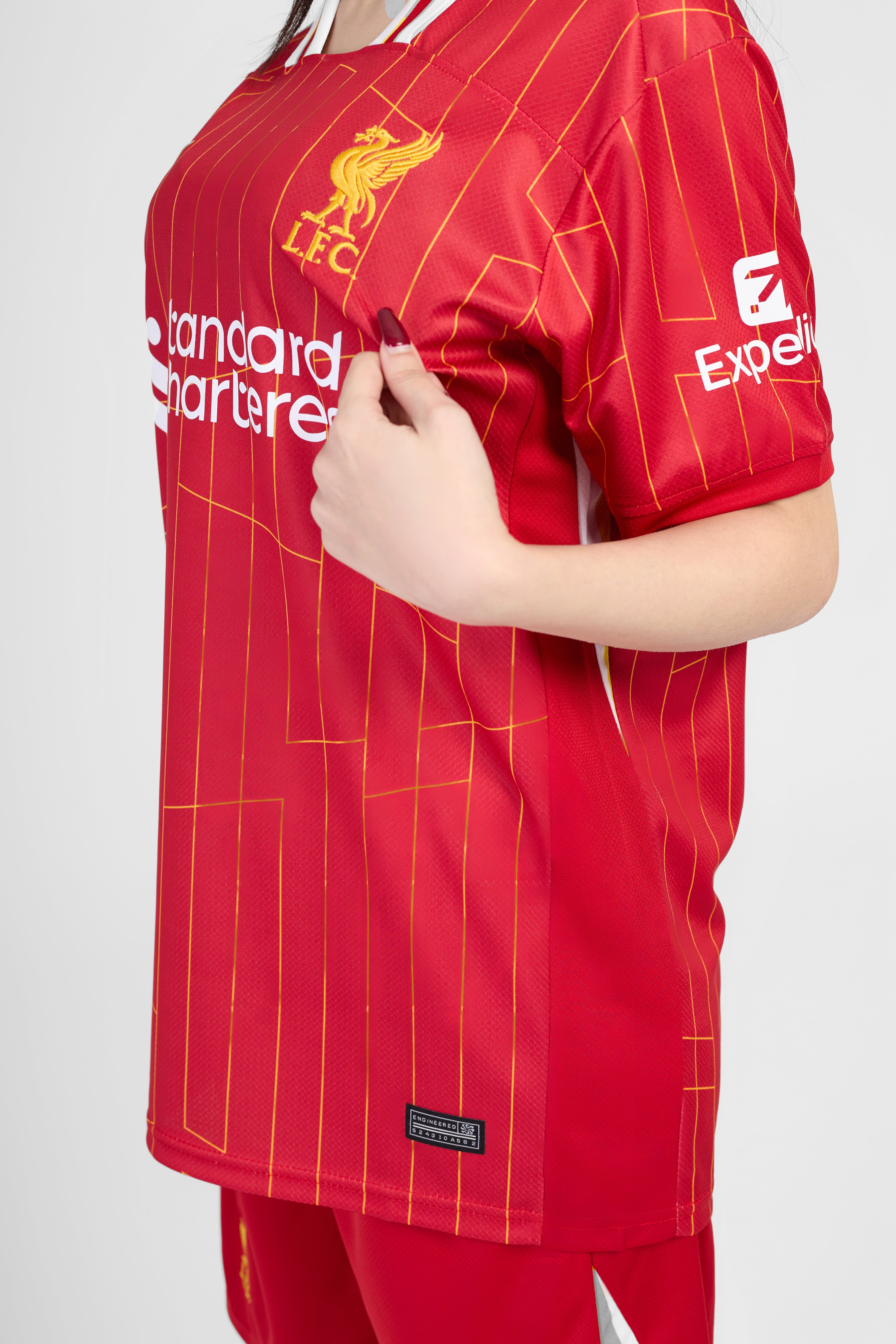 طقم ليفربول للسيدات موسم 2024/25