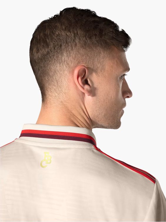 زي بايرن ميونيخ الثالث 2024/25