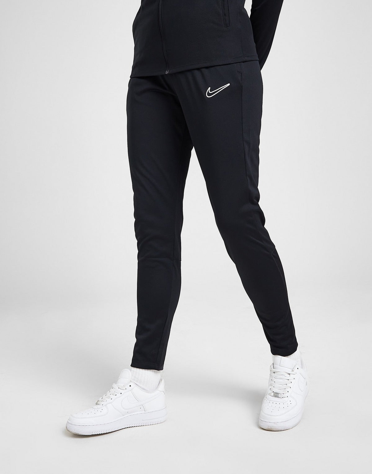 طقم نايك كلوب فليس أوفرهيد