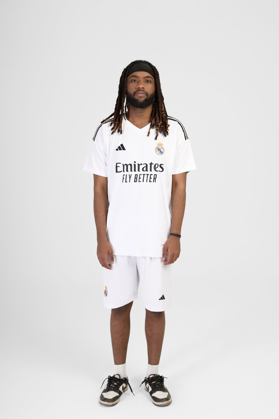 طقم ريال مدريد الأساسي للرجال 24/25