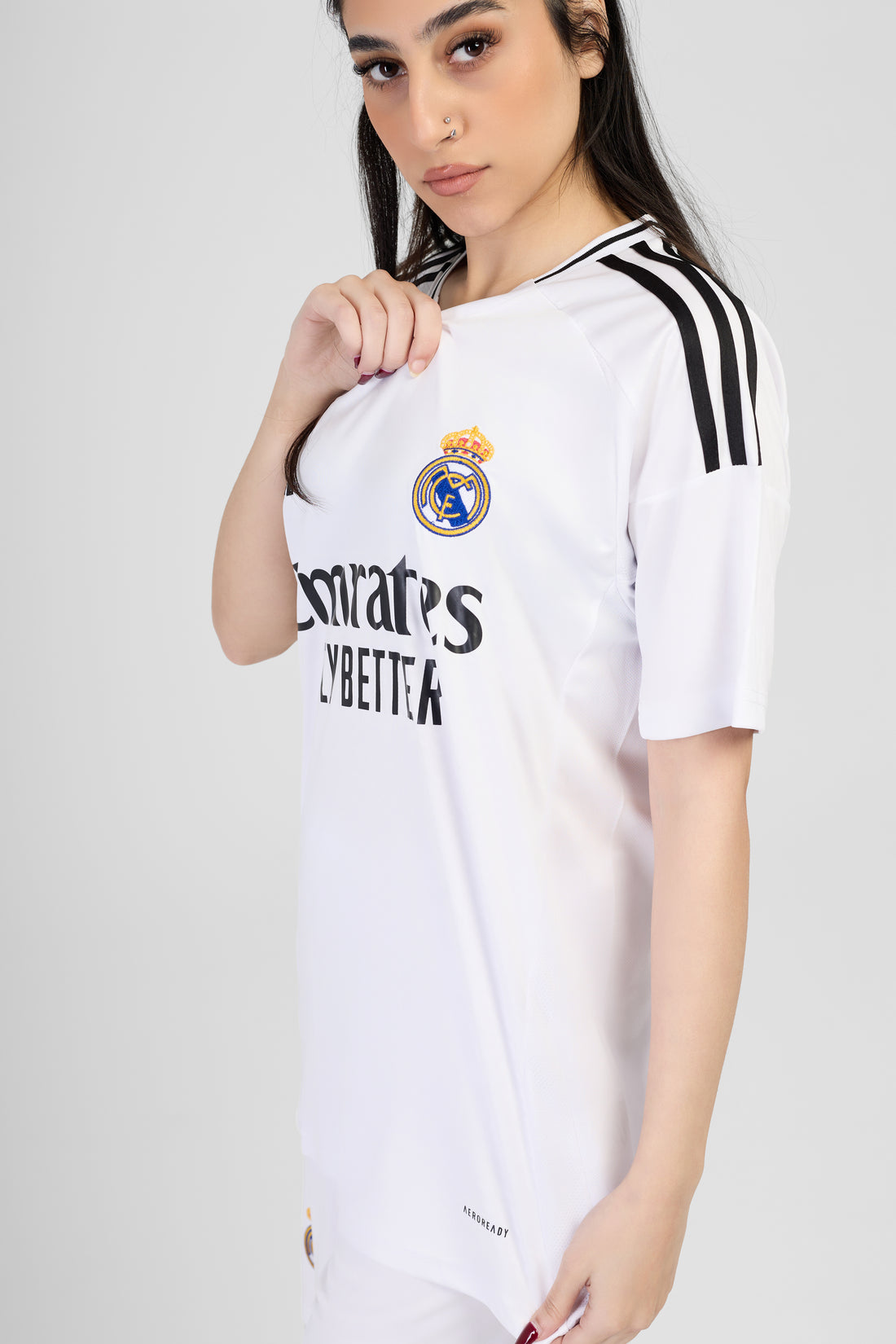 طقم ريال مدريد للسيدات موسم 2024/25