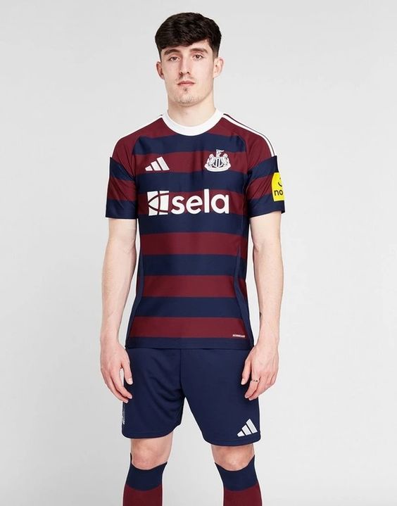 Newcastle United 24/25 away shirt